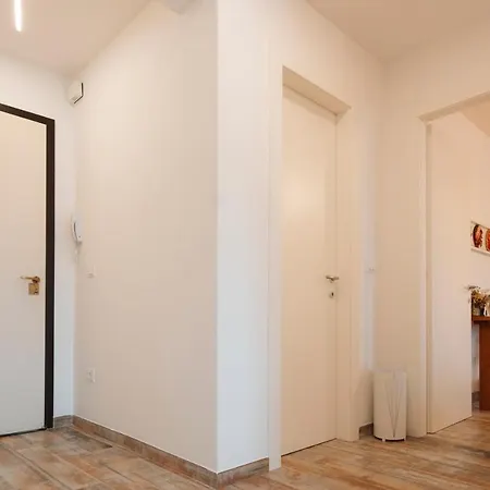 San Giusto Elegante Bilocale Con Balcone E Vista Apartment Trieste Exterior photo