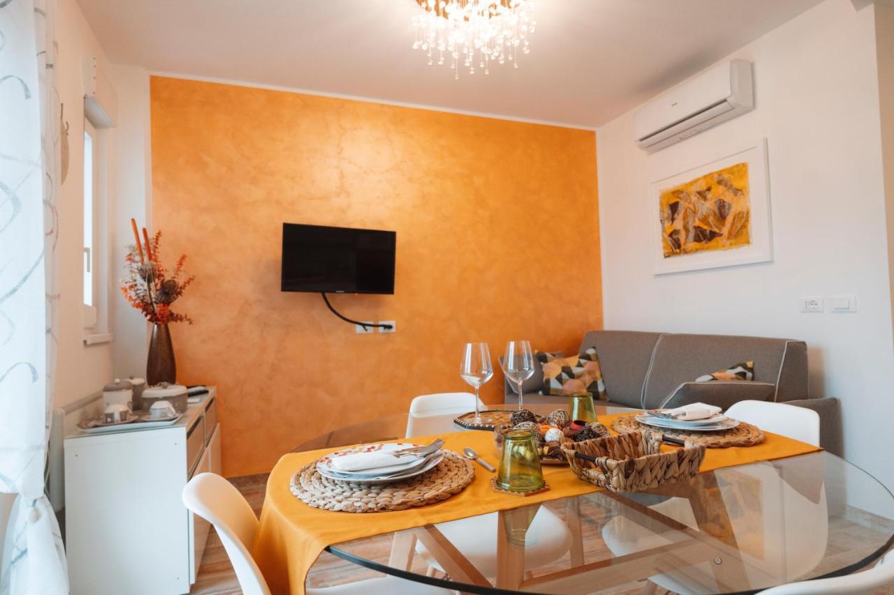San Giusto Elegante Bilocale Con Balcone E Vista Apartment *