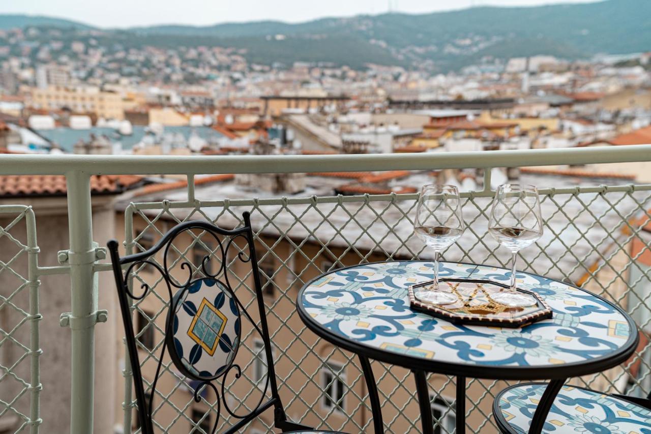 San Giusto Elegante Bilocale Con Balcone E Vista