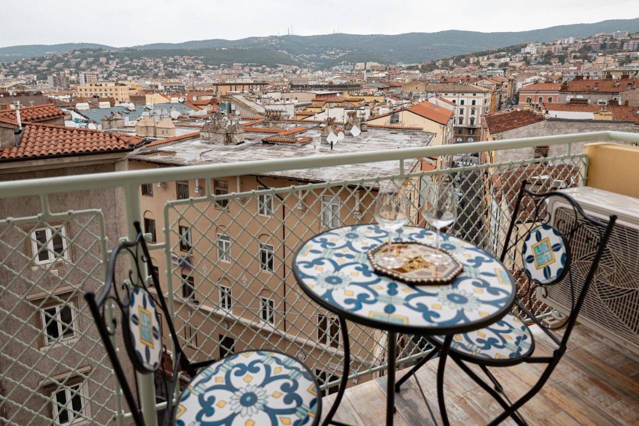 San Giusto Elegante Bilocale Con Balcone E Vista